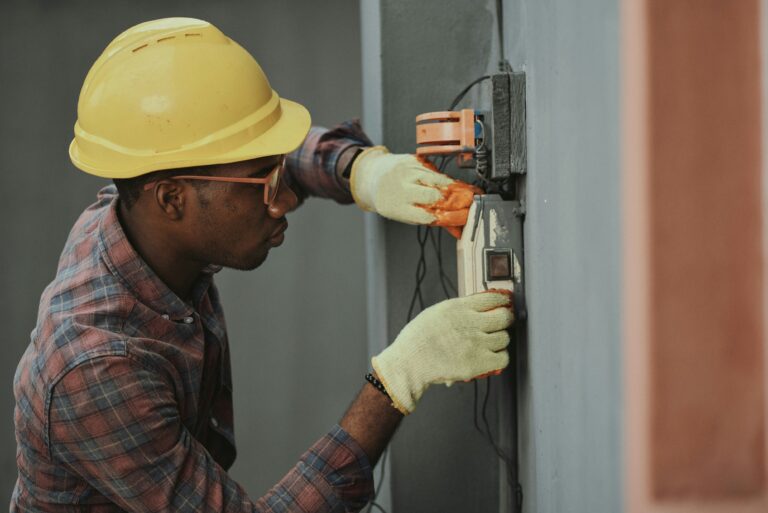 Best Tech Tools for Electricians in 2026