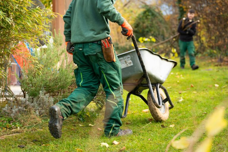 Best Apps and AI Tools for Landscaping Businesses in 2026