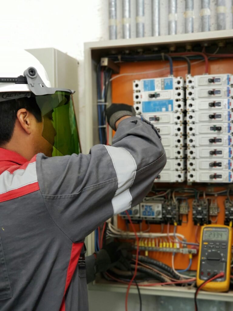 Best Scheduling Software for Electrical Contractors in 2026
