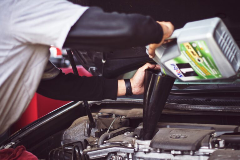 Best AI Tools for Auto Mechanics and Diesel Technicians to Grow Their Business in 2026
