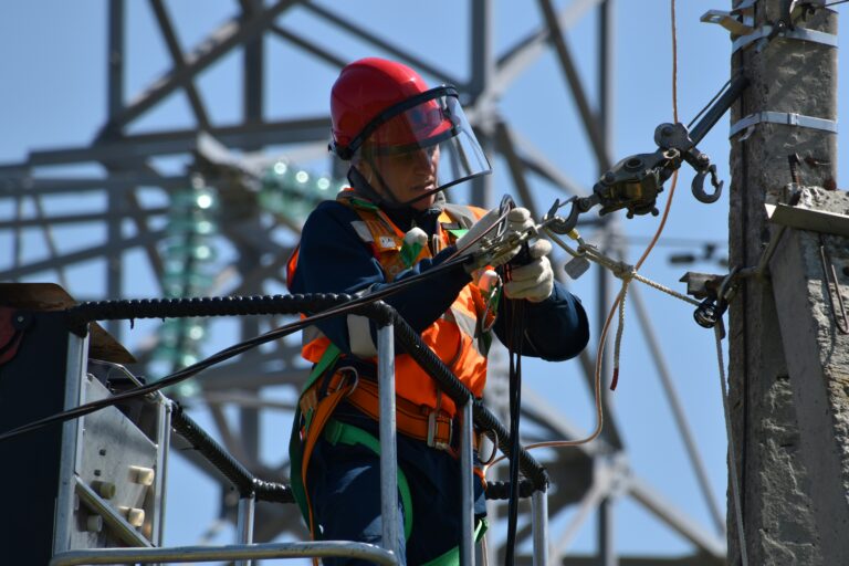 Best AI Tools for Electricians to Grow Their Business in 2026
