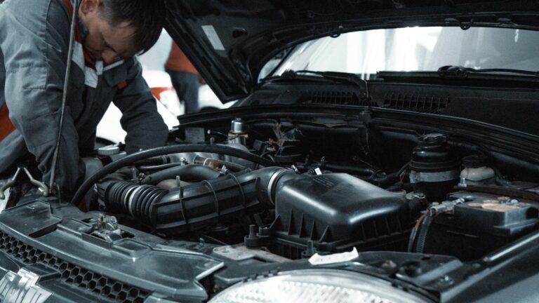 Best AI Tools for Auto Mechanics and Diesel Technicians to Grow Their Business in 2026